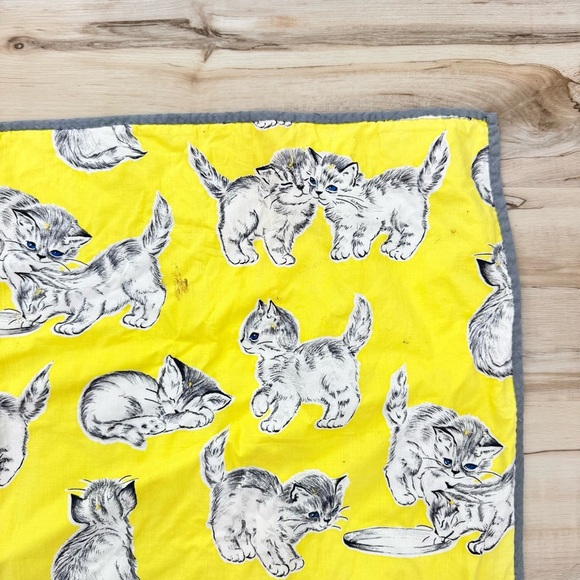 Vintage Yellow Gray Kitty Tabby Cat Baby Throw blanket Adorable! - Picture 7 of 7